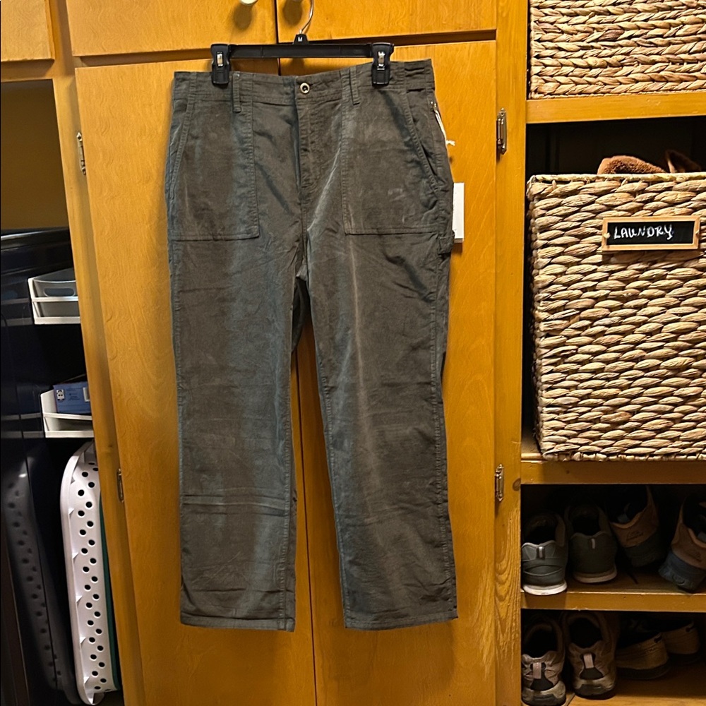 NWT Carve Designs Women’s Corey Butter Corduroy Pants. Color:Fir